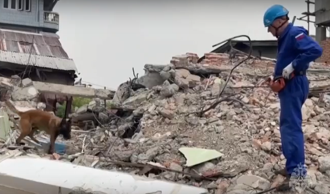     Сибирские спасатели вернулись из Мьянмы