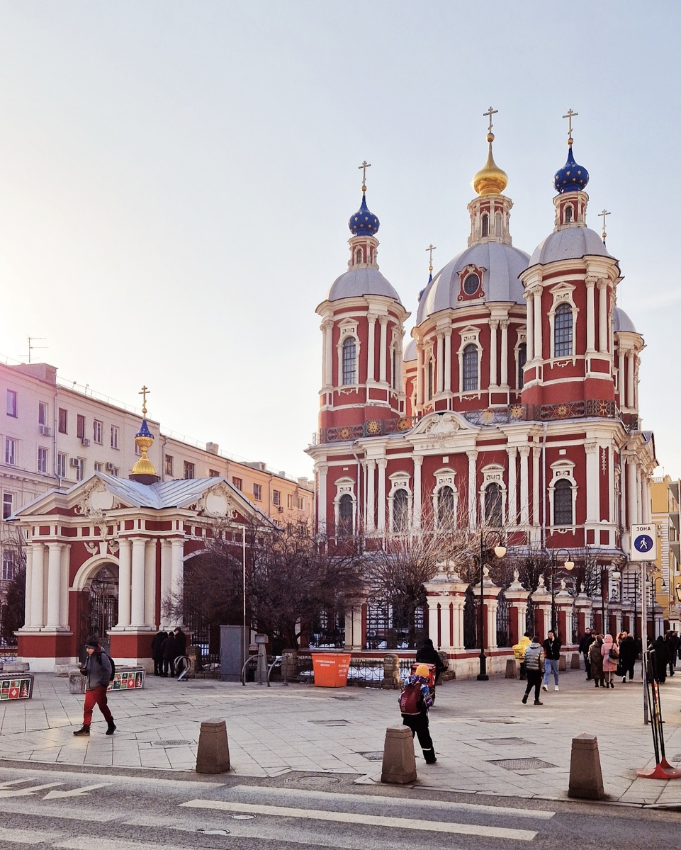 Климентовский переулок, 7/26 - Храм Св. Климента 1769 года, предп. Пьетро Антонио Трезини