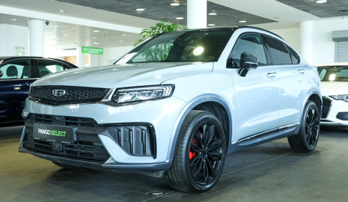     Автосалон. Источник: NEWS.ru Автор фото: Сергей Петров