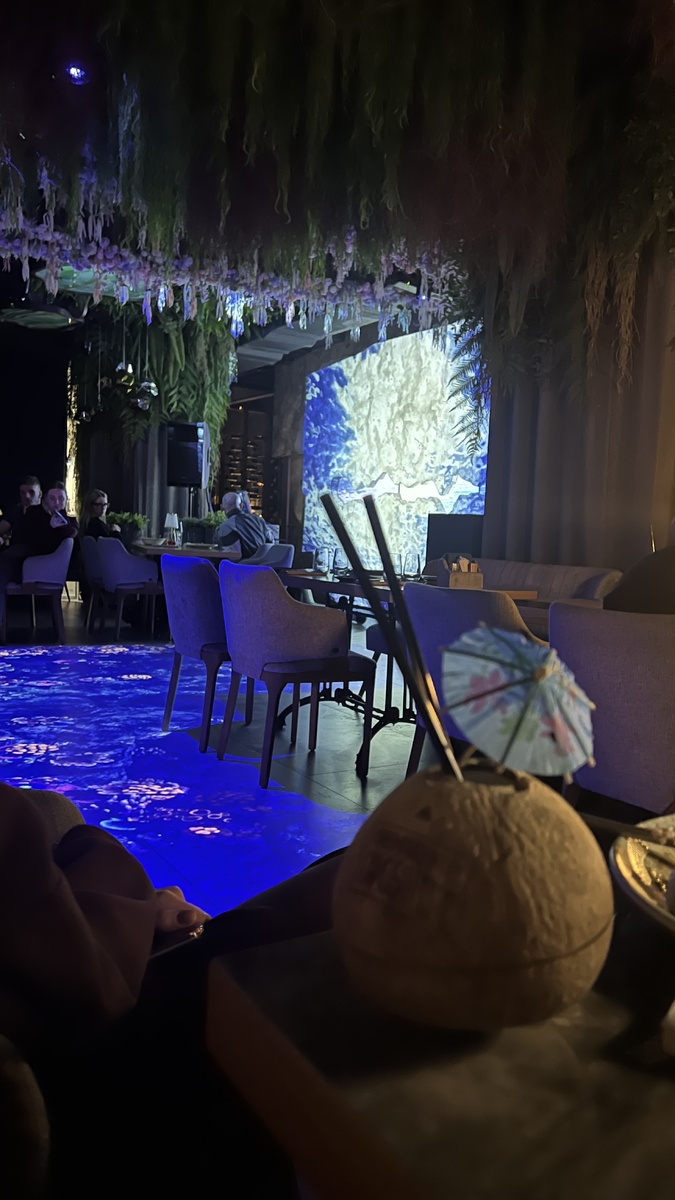 Частично шоу показал на своем канале в разделе ролики