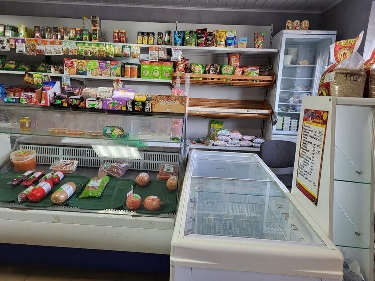     Власти Волжского района фотографиями опровергают информацию о продуктовой блокаде Рождествено. Фото: администрация Волжского района