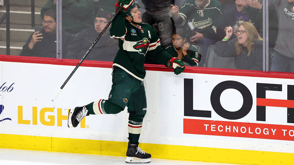 Победный гол форварда «Миннесоты» Кирилла Капризова в ворота «Сан-Хосе» в овертайме приблизил его команду к выходу в play-off чемпионата НХЛ.📷Фото: David Berding / Getty Images