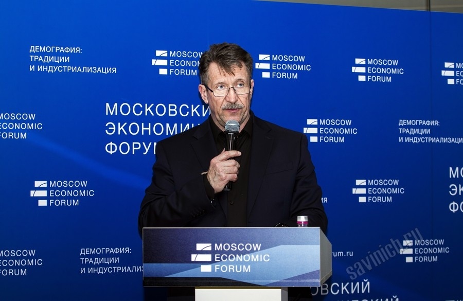 МЭФ-2025: Сессия №4 «Мягкая сила России. В чем она?». Виктор Бут. Фото Галины Савинич