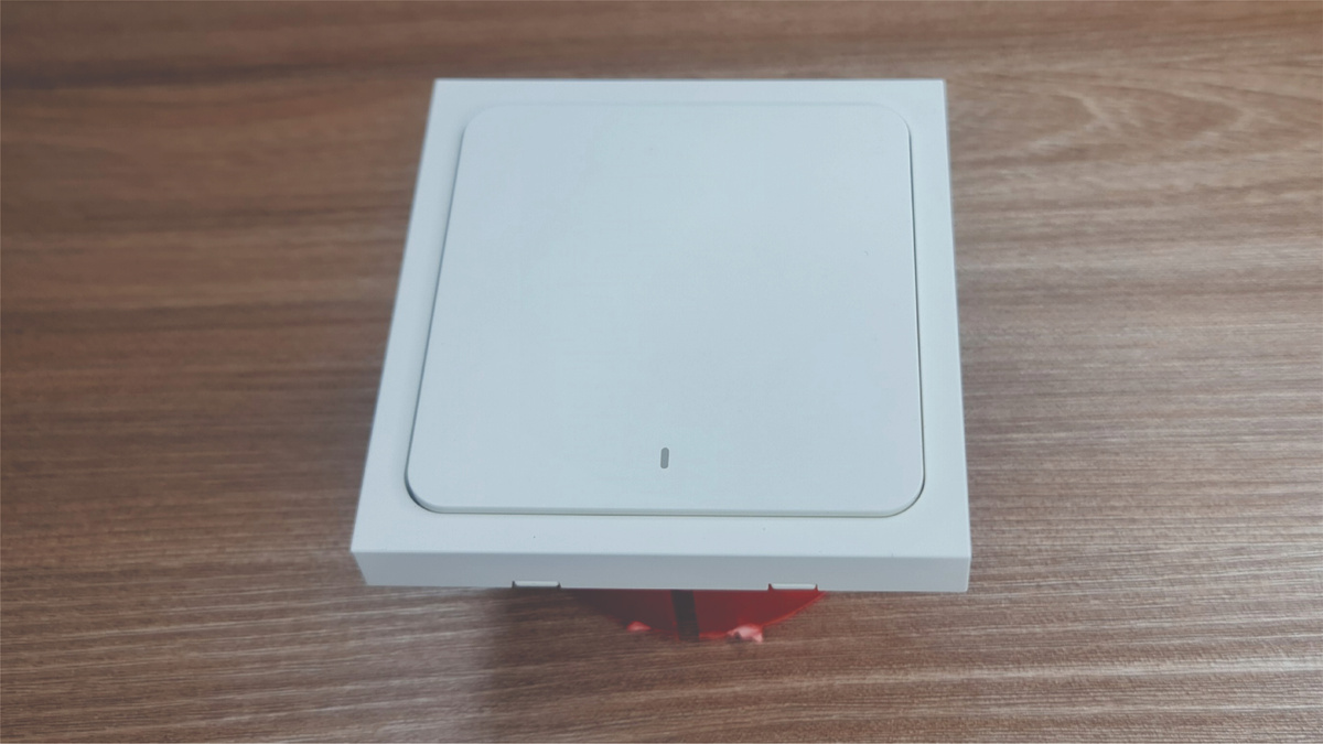 Отдельностоящий выключатель умещается в стандартный подрозетник