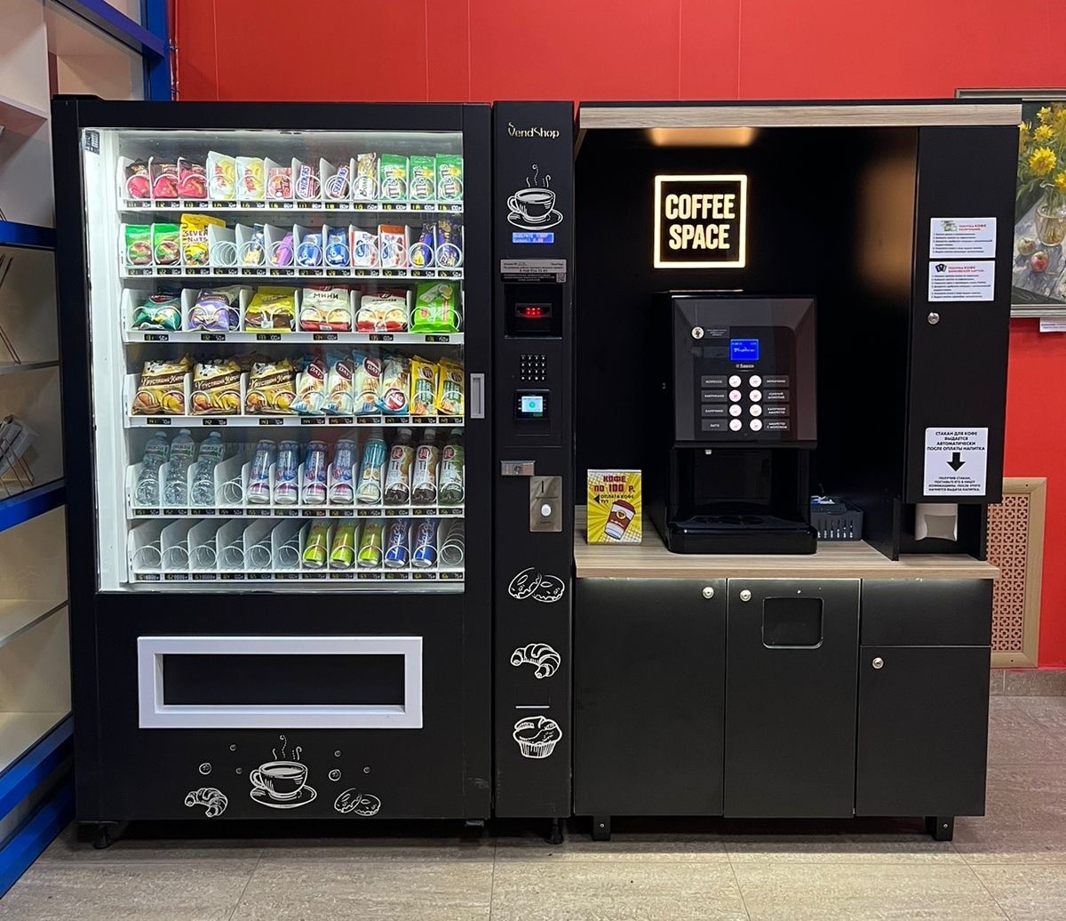 Наша точка в культурном центре. Автоматы принимают оплату за кофе и снеки через единую платежную систему.