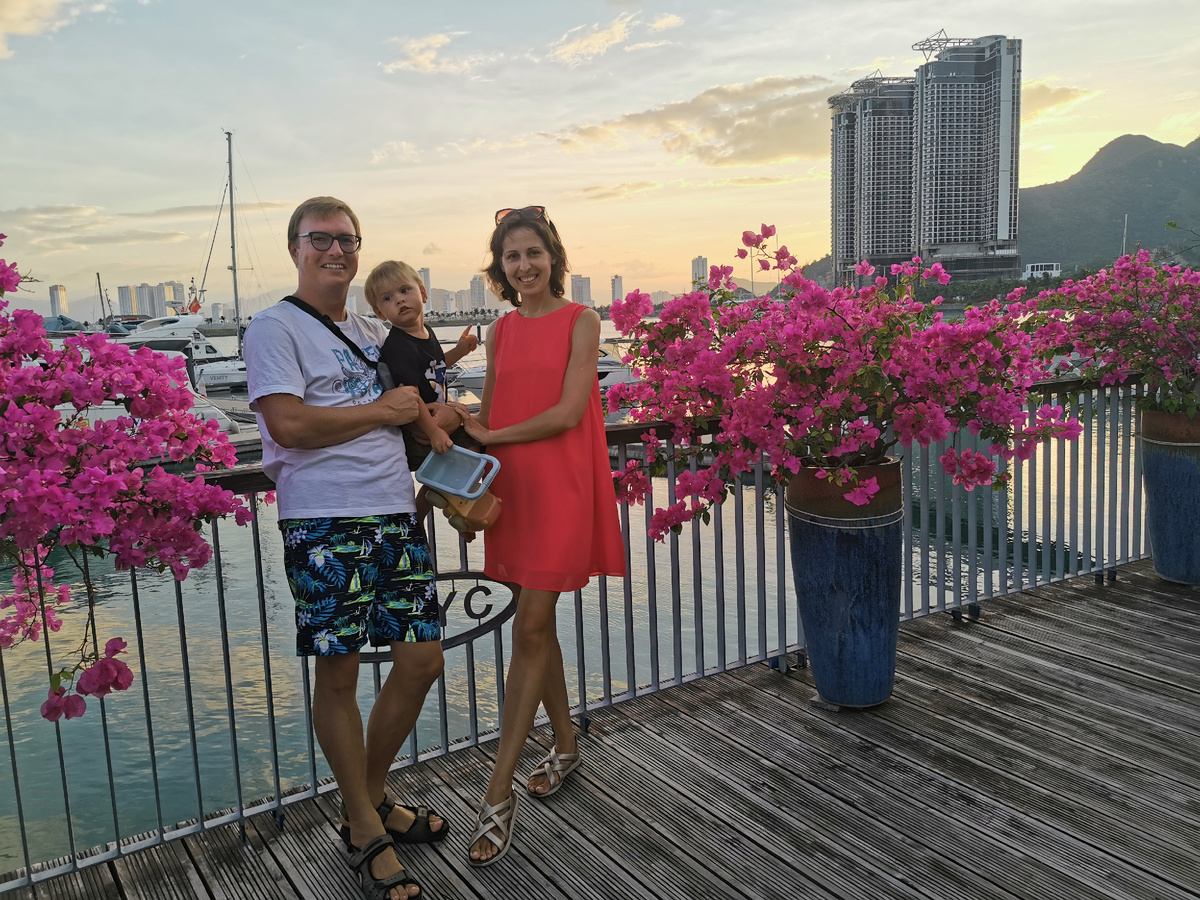 На ужине в яхт клубе Ana Marina