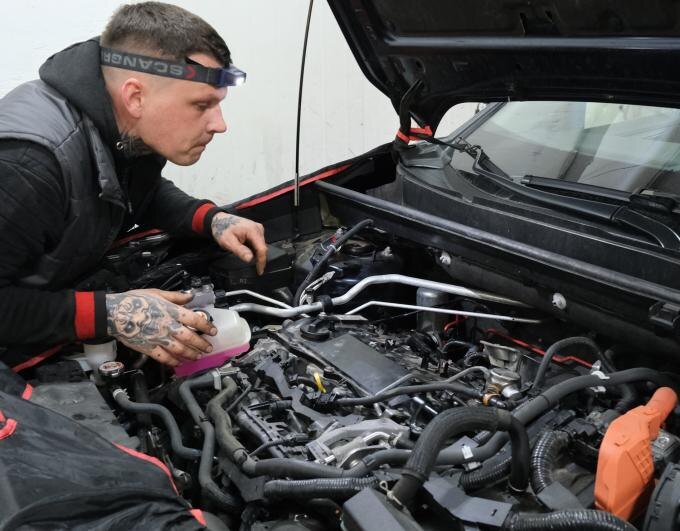 ArmCar Autoserwis в Варшаве собрал команду профессиональных механиков. Фото: "Белорусы и рынок"
