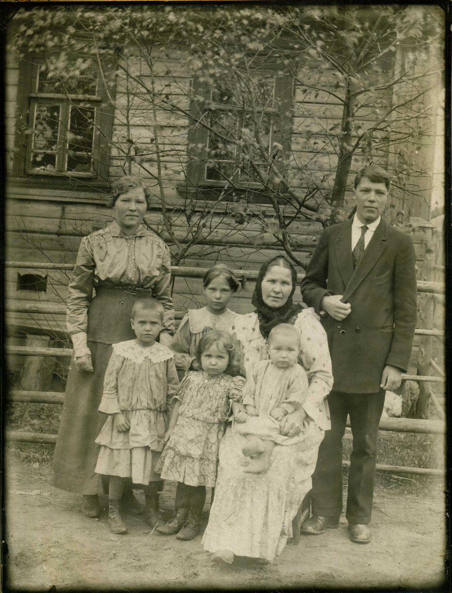 Дарья Соловьева с детьми