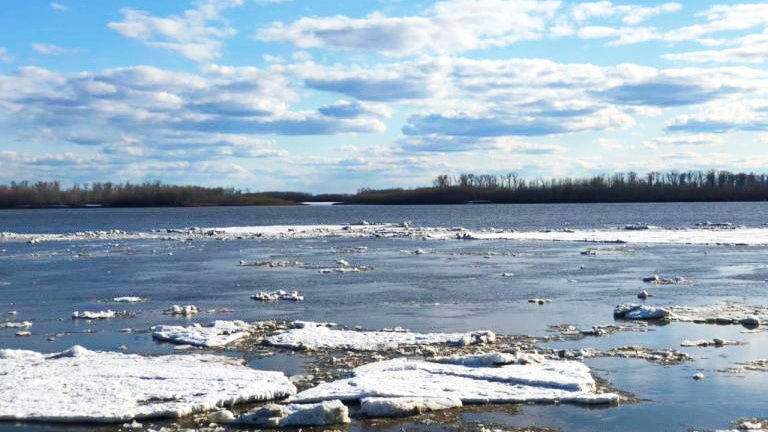    Тепло в Югру пришло на неделю раньше ожидаемого - регион готовится к половодью