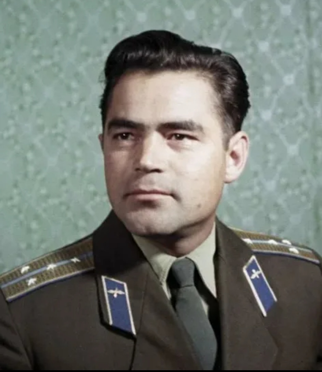А. Г. Николаев -третий космонавт земли.
