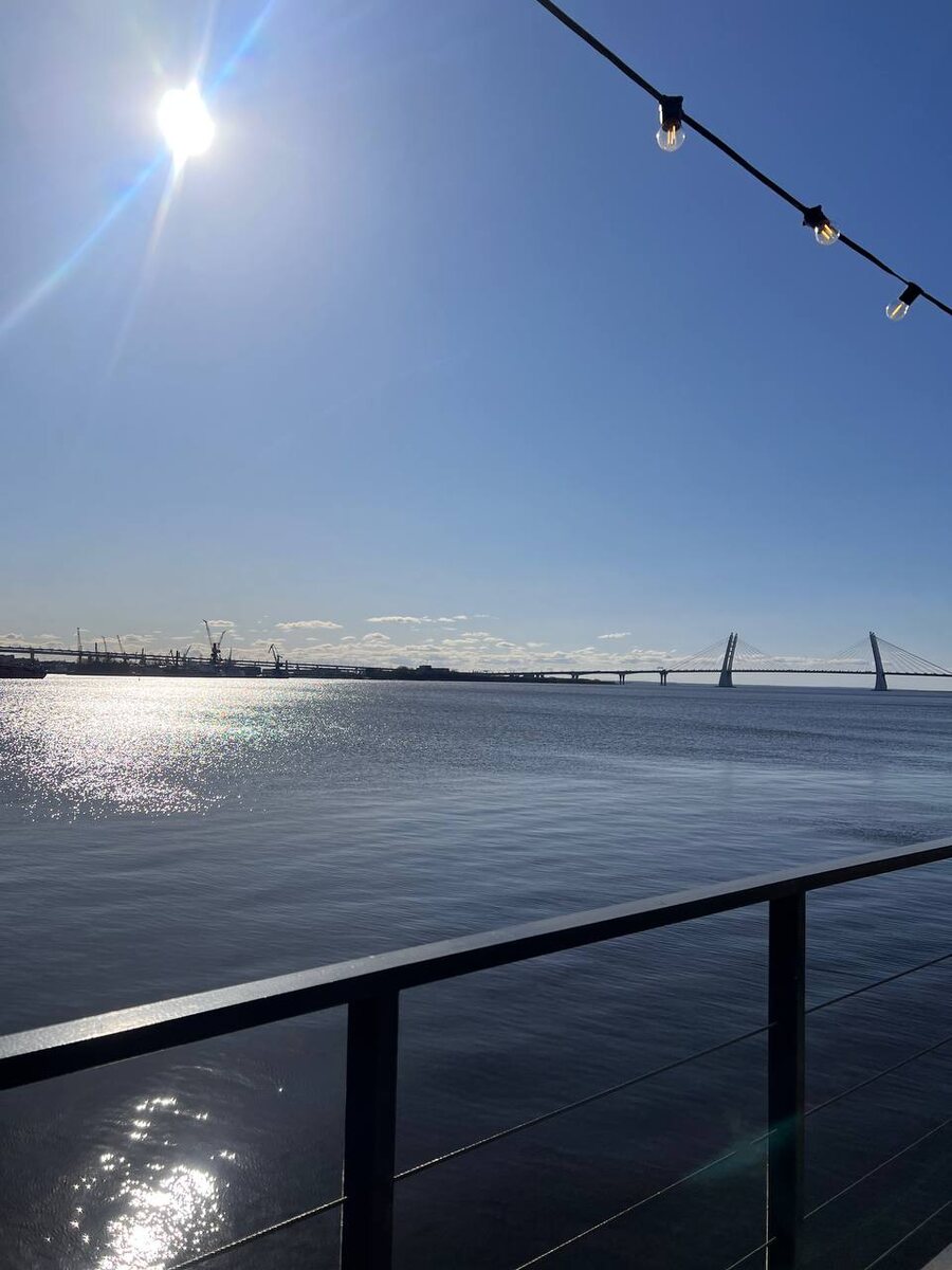 Вид на мост с набережной Культурного квартала Брусницын