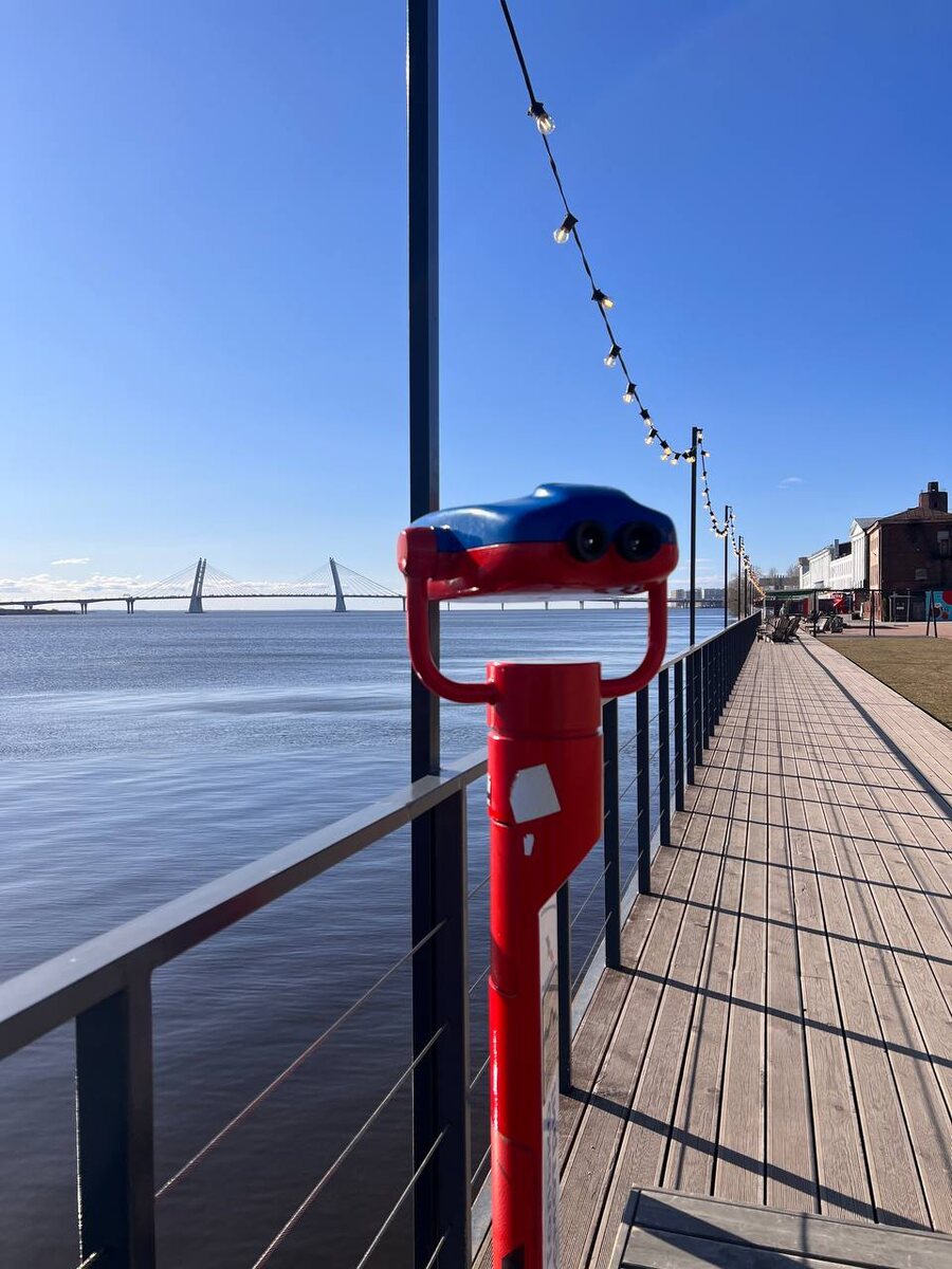 Биноскопы на территории набережной Квартала.