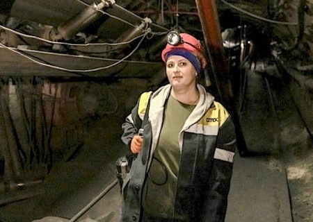    Le Figaro: украинские женщины вынуждены работать в шахтах и на заводах из-за сбежавших из страны мужчин