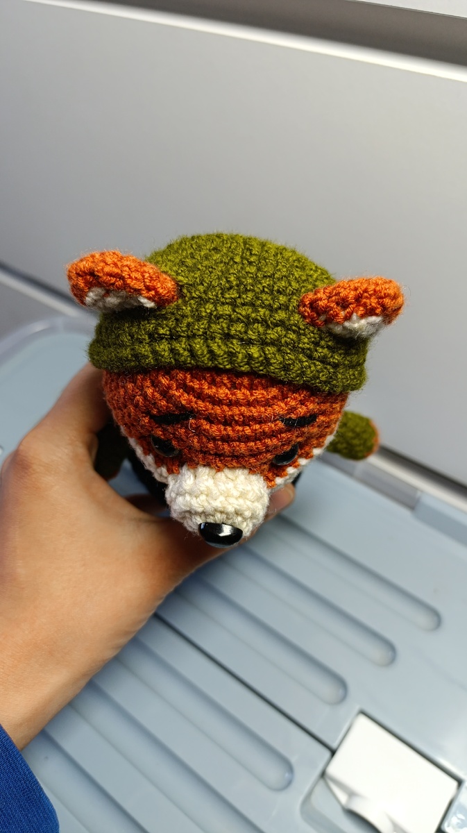 Вот так шлем сидит на ушах.