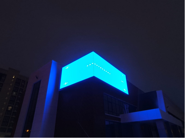 Угловой медиафасад 17x4 м p5 от «LED-GARANT» успешно интегрирован