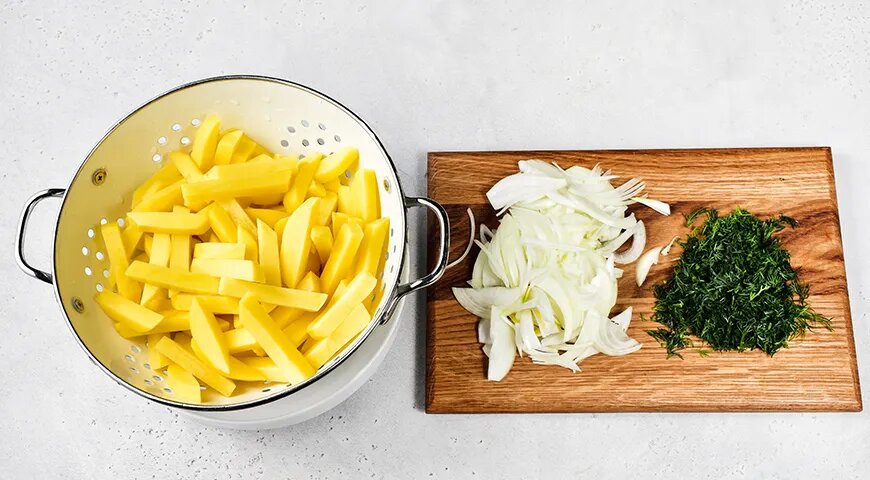   Жаренная картошка с фаршем на сковороде (gastronom.ru)