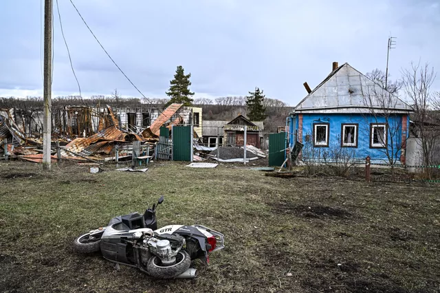 © РИА Новости . Сергей Бобылев
Перейти в фотобанк
Спецназ "Ахмат в селе Русское Поречное Курской области