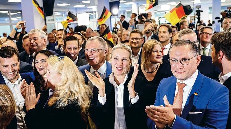    ЕРА Сопредседатель АдГ Алис Вайдель (в центре)