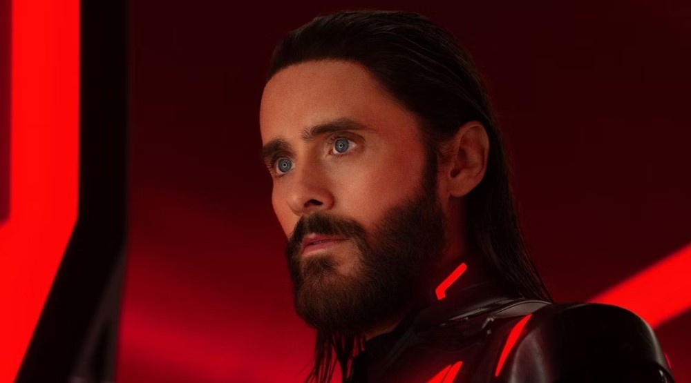     Кадр из фильма «Трон: Арес» (2025)