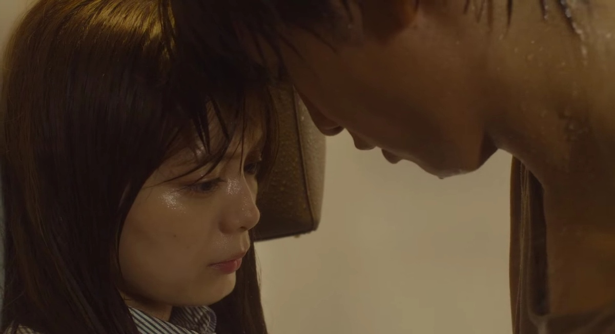 Перед поцелуем теперь уже не в шкафу, а в душе