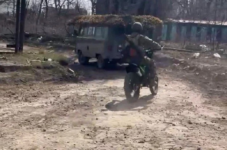    Бойцам оказывают духовную и материальную поддержку. Фото: Народный фронт