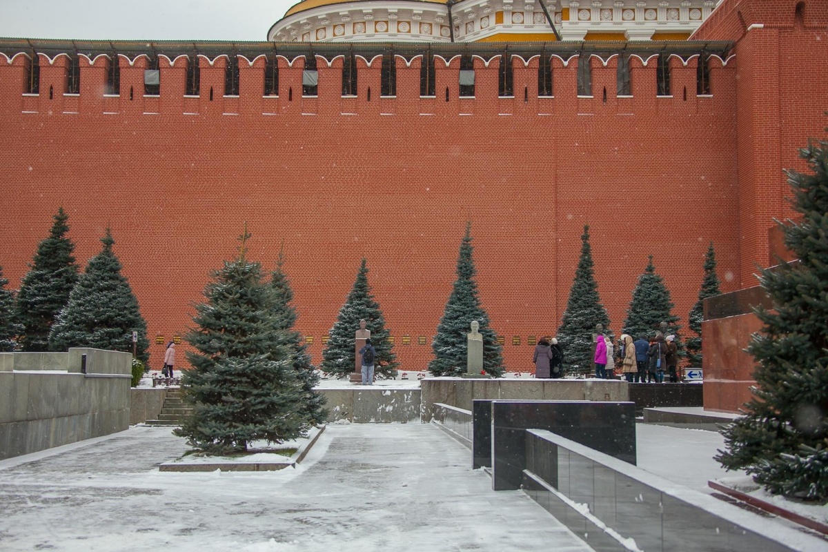 Кремлёвская стена (фото из интернета)