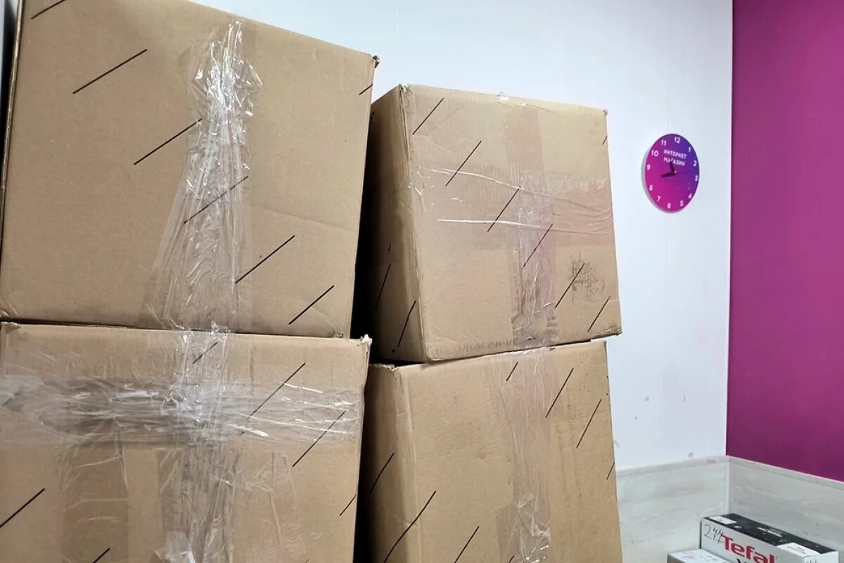    Юные жительницы Колпино ограбили ПВЗ маркетплейса на 30 тыс. рублей