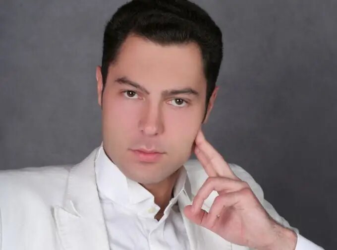 Евгений Викторович Кунгуров (18 июля 1983, Заречный, Свердловская область — 8 апреля 2024, Москва) — российский оперный и эстрадный певец (баритон). Фото с доступных ресурсов интернета.