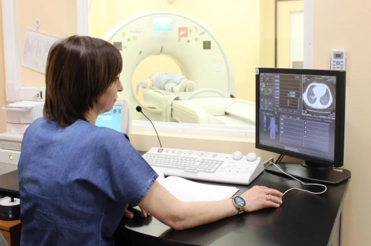    Врачи спасли девочку, выброшенную парнем из окна в Пермском крае