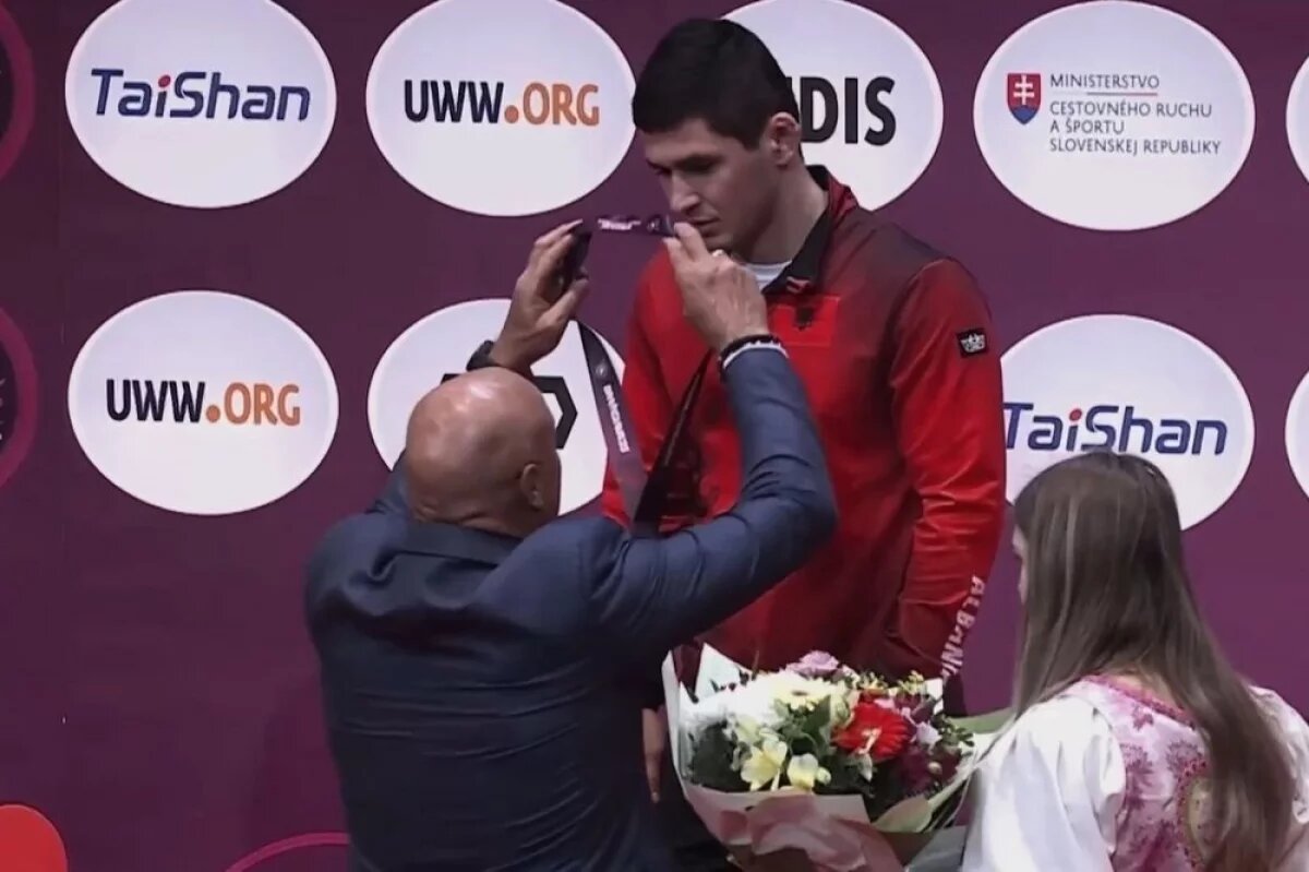    Между Мамиашвили и Валиевым случилась словесная перепалка.