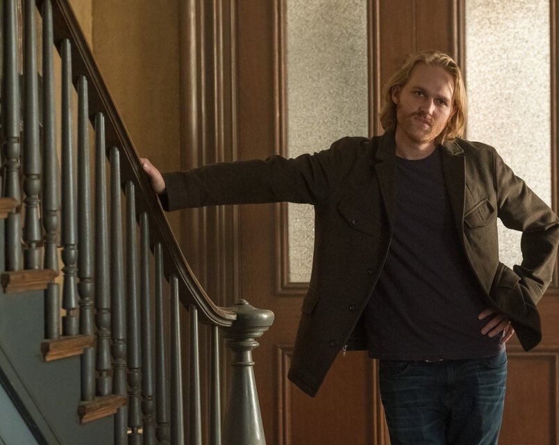 Кадр из фильма «Женщина в окне» (2021)