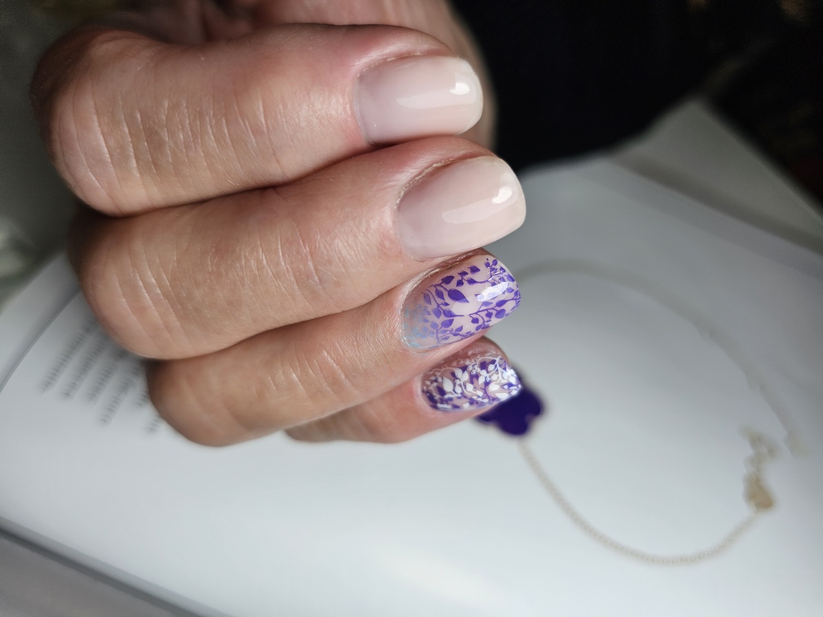 Работа ученицы базового курса по маникюру