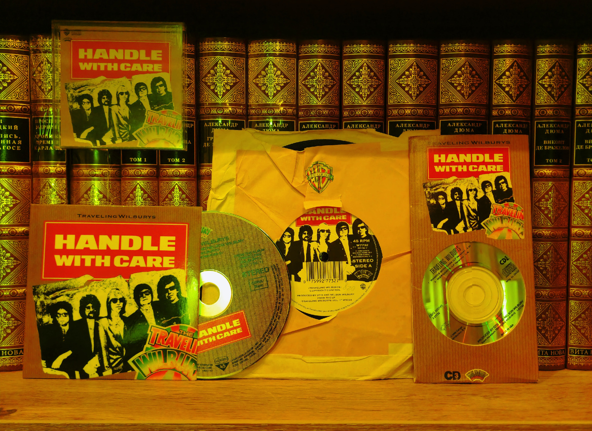 Варинаты издания сингла «Handle With Care» 1988 года группы The Traveling Wilburys.