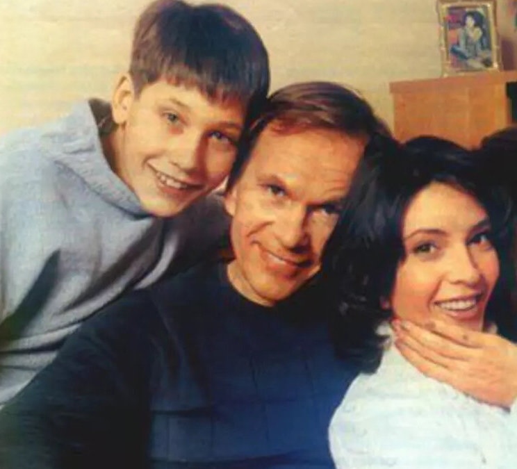 Владимир Гуськов с родителями