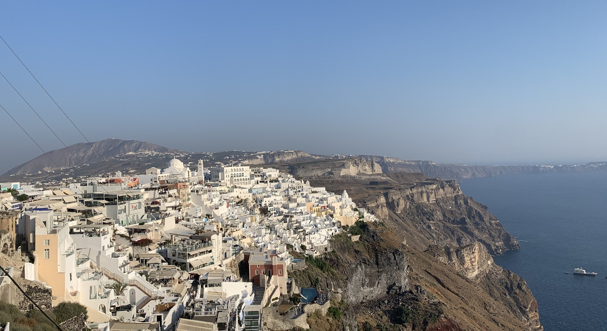 Вид на кальдеру. Город Тира