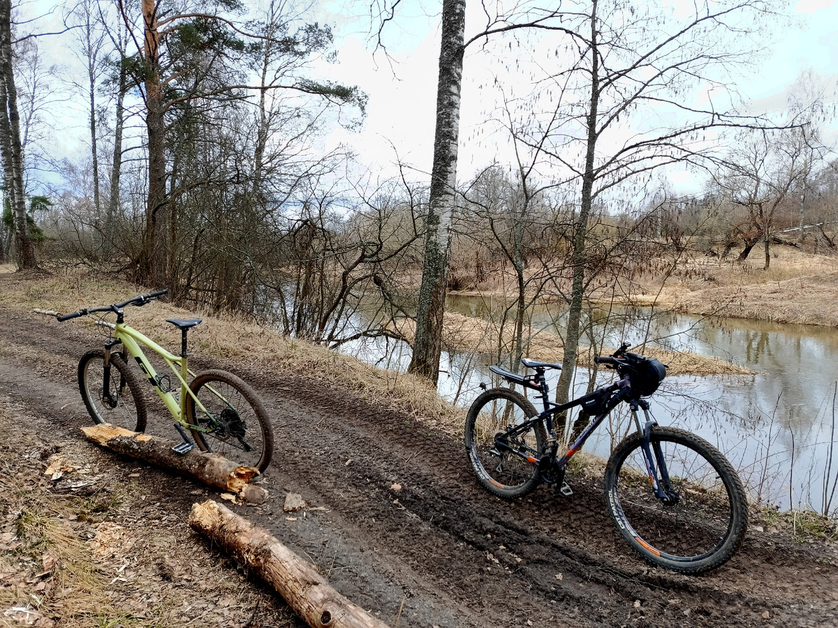 Дорога вдоль реки Киржач