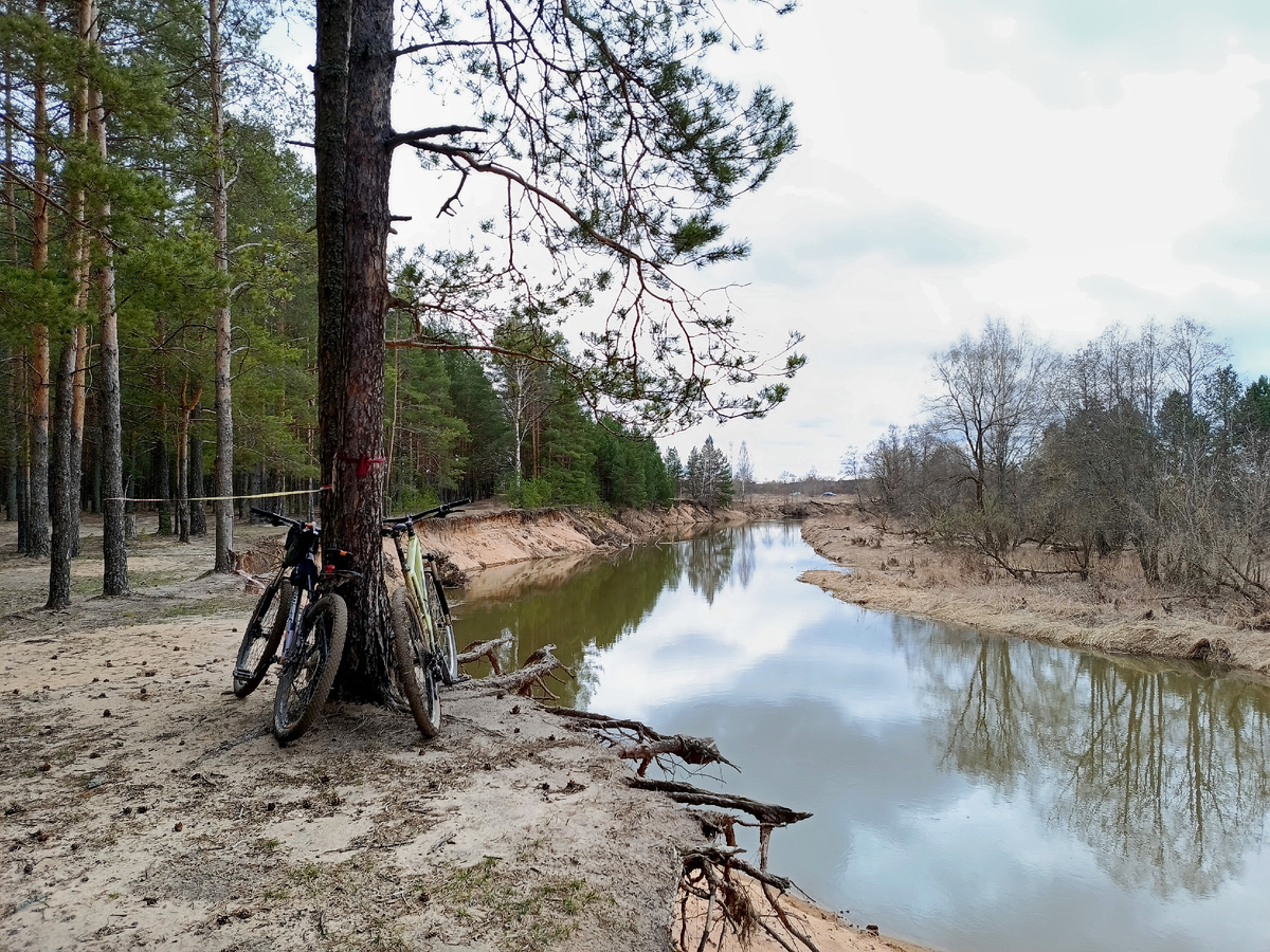 Дорога вдоль реки Киржач