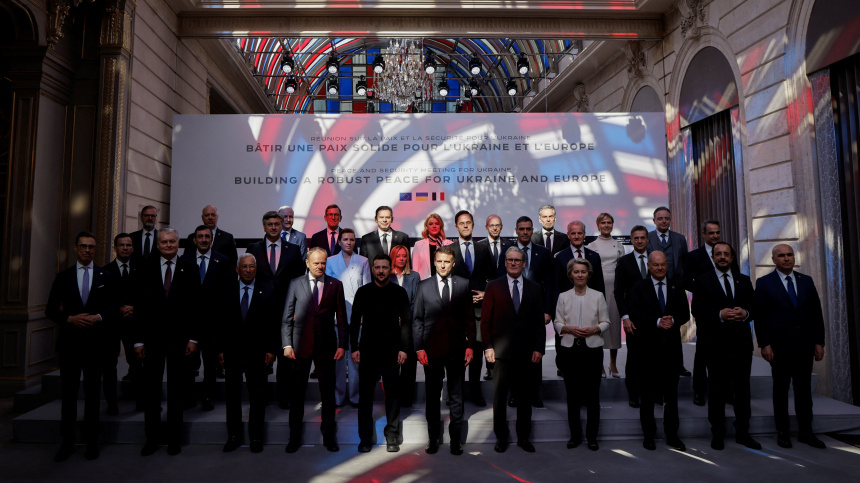    Фото: Reuters/LUDOVIC MARIN; 5-tv.ru