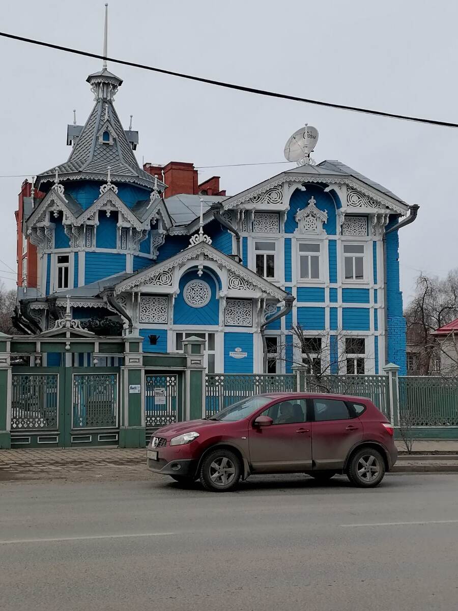 Ещё один памятник деревянной архитектуры Томска. Фото автора 