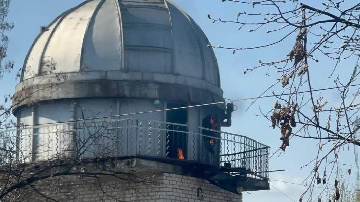 Повреждённое украинскими дронами административное здание «Херсонгаза». В результате атаки не только пять тысяч человек остались без газа, но и пострадал мужчина – с контузией его доставили в больницу в Алёшках, источник – Телеграм-канал Оперативные сводки