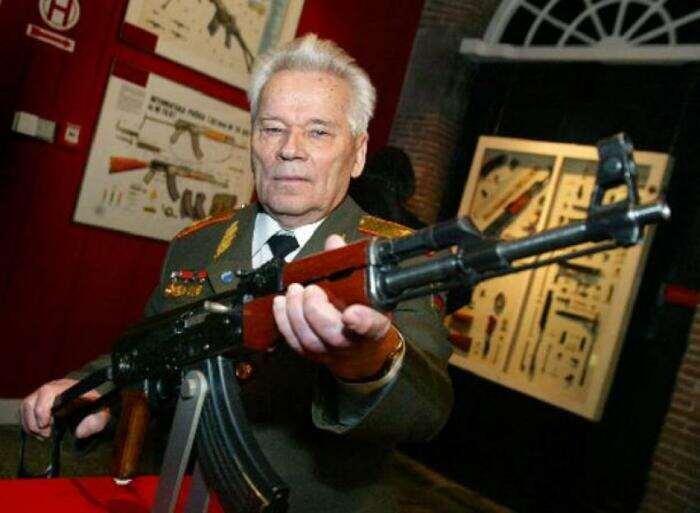 Появился автомат в 1947 году, но на вооружение был принят лишь в 1949-и. /Фото: vedomosti.ru.