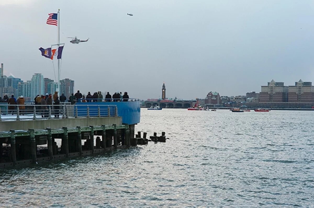    Рухнувший в Гудзон вертолет перевозил туристов