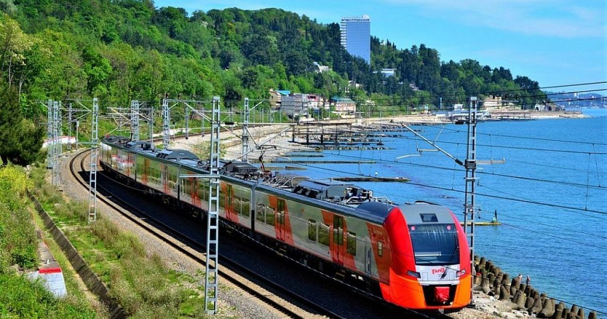 Фото с сайта https://kubnews.ru/obshchestvo/2022/06/30/mezhdu-imeretinskim-kurortom-i-tuapse-lastochki-nachnut-khodit-sdvoennymi-sostavami/ Взято с Яндекс.Картинки