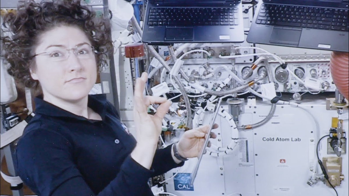 Лаборатория холодных атомов на борту МКС.
Здесь создаются температуры, близкие к абсолютному нулю — холоднее, чем в космосе.