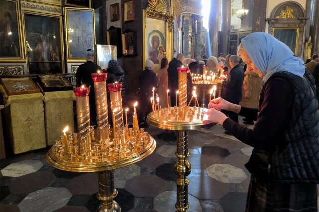    Можно ли отпевать алкоголиков и наркоманов перед похоронами?