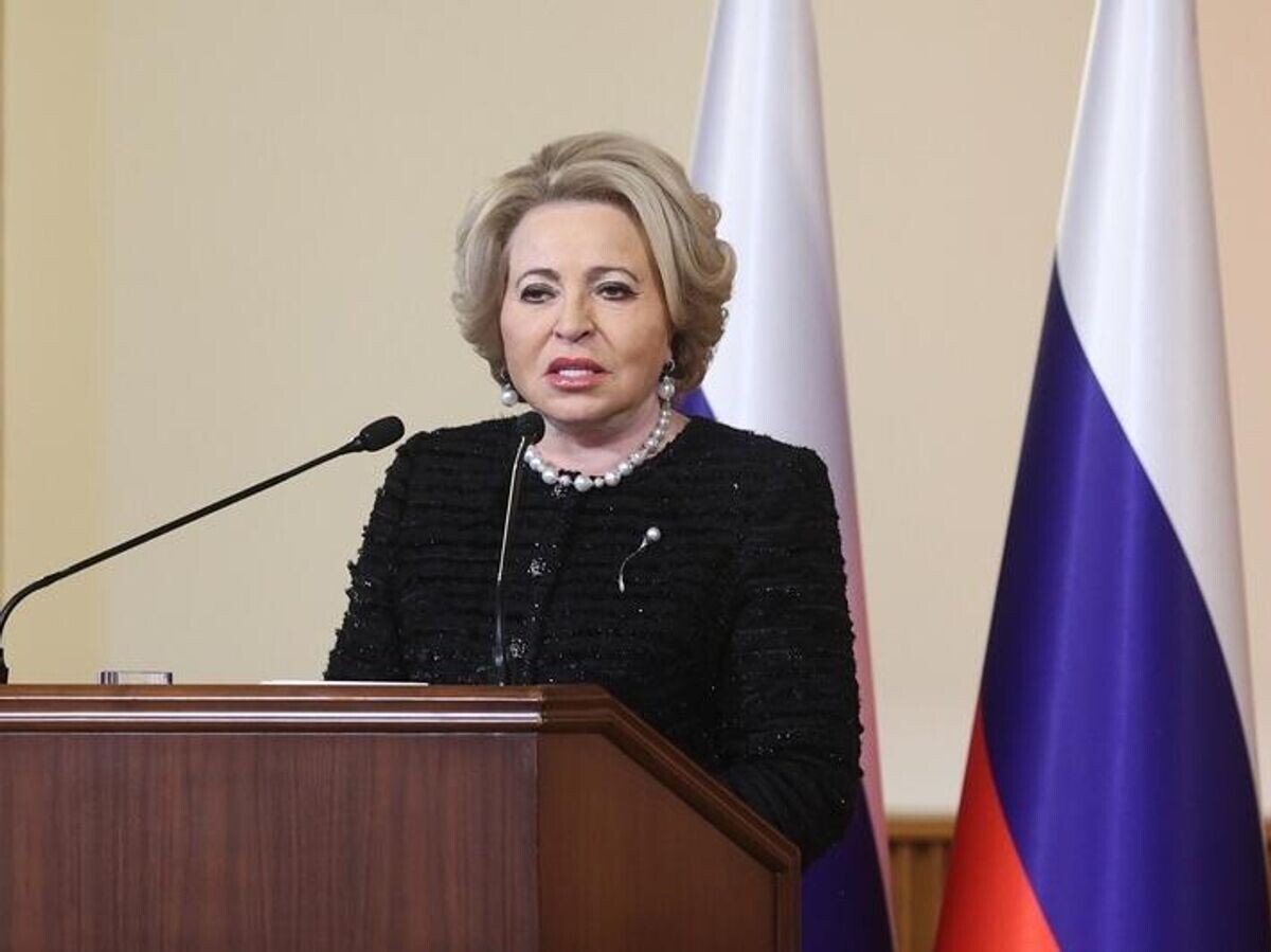    Председатель Совета Федерации России Валентина Матвиенко делает заявление для прессы по итогам встречи с председателем парламента Турции Нуманом Куртулмушем в Анкаре© РИА Новости / Пресс-служба Совета Федерации России