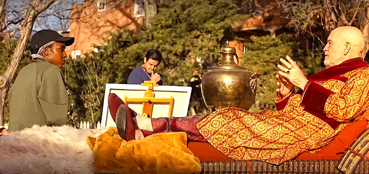 - Нет, девонька, это не самовар. Но твой кругозор меня впечатляет.