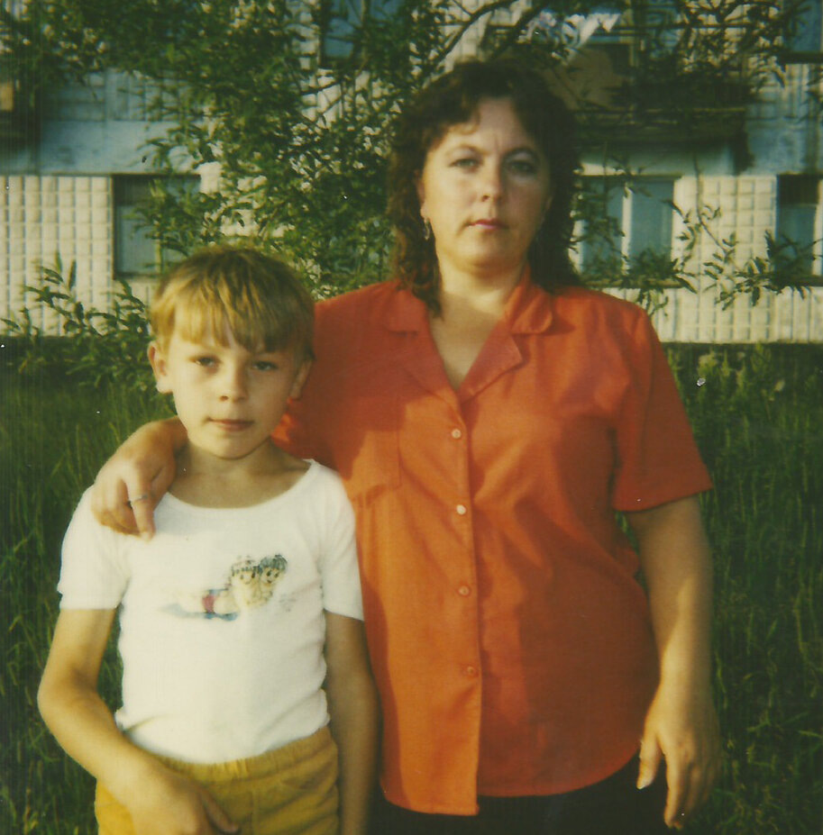 Ярослав Сумишевский с мамой.
