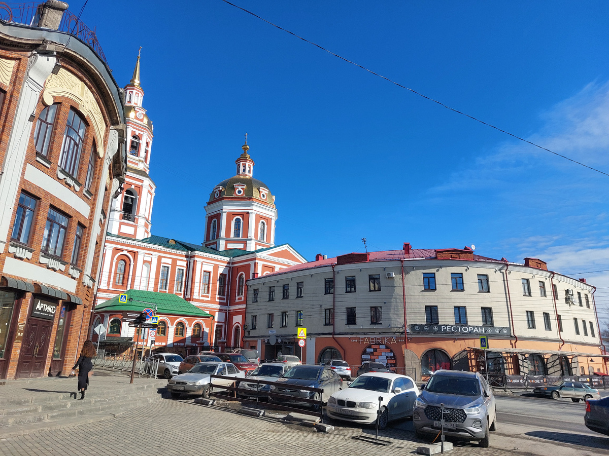 Вид перекрёстка улицы Спасская и улицы Казанская