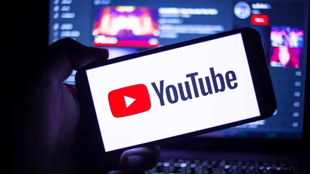    19 STUDIO\shutterstock.com